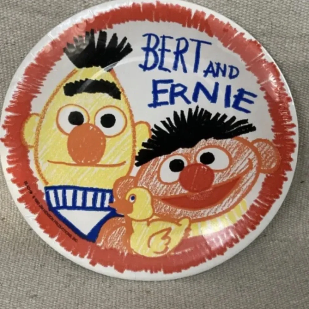 8 Vintage Bert and Ernie Duckie Sesame Street 7” birthday party plates paper new